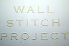 コンテナ展、YOYによる「WALL STITCH PROJECT」。最新のモデリング技術と3Dプリンターにより、壁に刺繍が施されたかのようなサインを展示