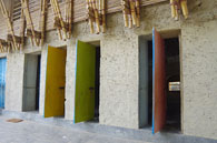 METI Handmade School、回転扉と竹の構造