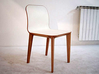 AZUMIによる小椅子