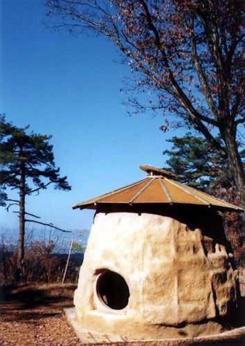 Straw Bale House — 藁の最盛 —