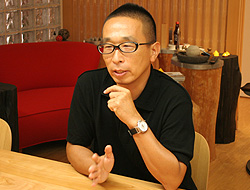 佐藤卓氏