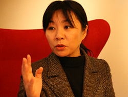 橋本康子氏