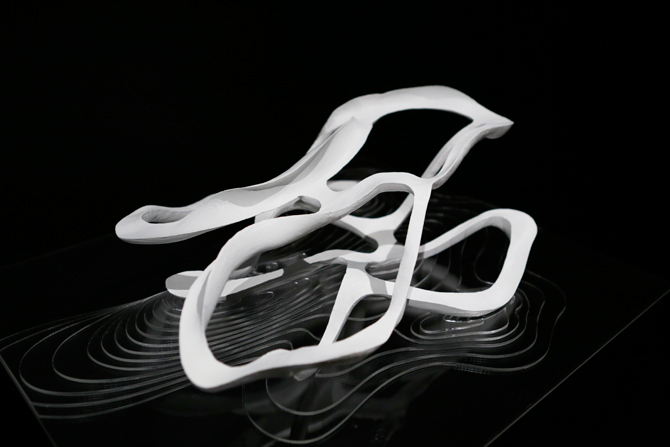 ミラノサローネで展示されたインスタレーション「-amazing flow-」の全形がわかる模型