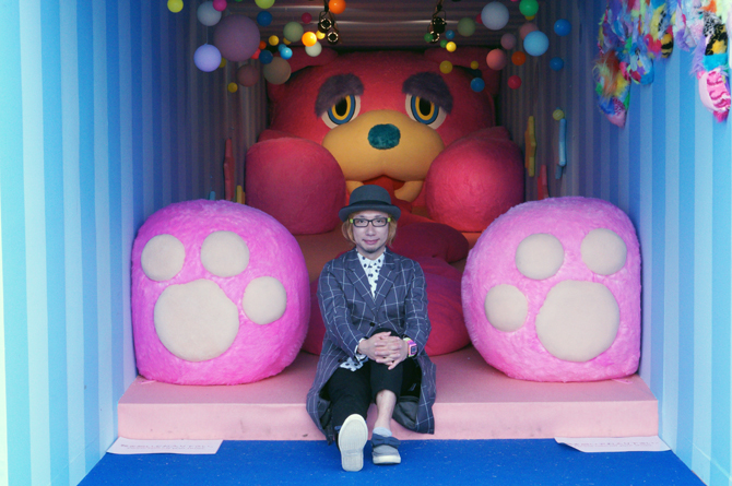 コンテナ展、CHINTAI×増田セバスチャンによる「My stuffed pom room（マイ・スタッフド・ポム・ルーム）」。海外の人も来るイベントなので言葉を越えてシンプルに伝えたかったと、増田セバスチャン氏