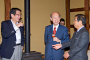 懇親会には、石井隆一富山県知事(中央)も参加されました