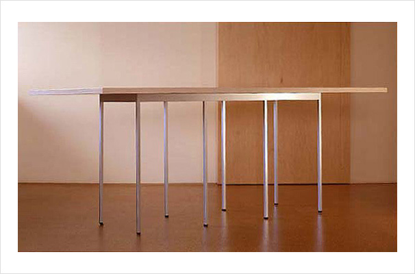 HOSO-ASHI TABLE
