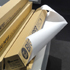 「BIG PAPER」は、サランラップのような梱包で引き出して使えるパッケージ　（2011.11.2撮影）
