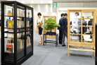 「TIME & STYLE」、museums cabinets for private collection、北海道のナラ、カバ、ヤマザクラといった広葉樹を用いたキャビネット。Best Buyer's Choice 2015受賞