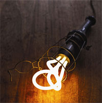 PLUMEN 001 LOW ENERGY LIGHT BULB