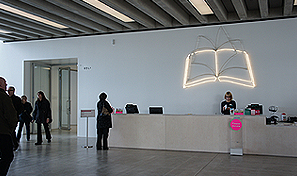 Michael Craig-Martinの作品「Turning Pages」