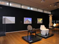 Out of Hand展示会場 photo: Ed Watkins