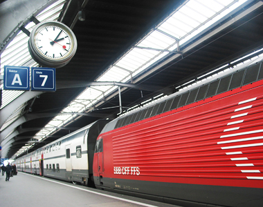 スイス連邦鉄道とモンディーンの鉄道時計
