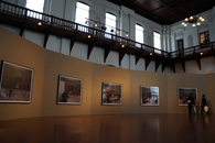 「侍女たちは夜に甦るV：遠くの光に導かれ闇に目覚めよ」展示風景