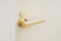 「DOOR HANDLE+」角田陽太／YOTA KAKUDA DESIGN