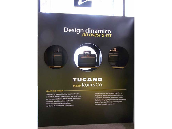 JUNIJUNIと同じ会場で展示されていたTUCANOのニューラインのコンセプトモデル「YELLOW　LINE COLLECTION」。ビジネスマン向けのハイエンドPCバッグ。