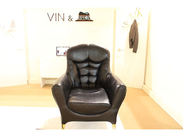 VIN & Co／DESIGN MONG「Mr. Chair」（韓国）。「アームチェアと男性には共通点がある」というデザイナーがマッチョな椅子を提案