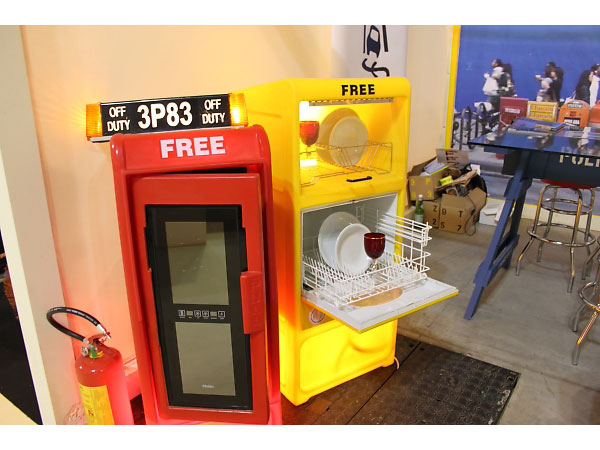 STREET HOUSE The Street Is In The House（アメリカ）は、NYの通りにあるフリーペーパーのラックをベースにした家具を制作