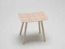 KARIMOKU NEW STANDARD / 繊細でカラフルなスツールColour Stool。デザインScholten&Baijing