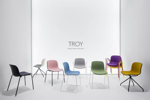 TROY / Marcel Wanders　トロイチェアのファブリックバージョン。Kvadra社の生地から自由に選び、１脚からオーダーできる