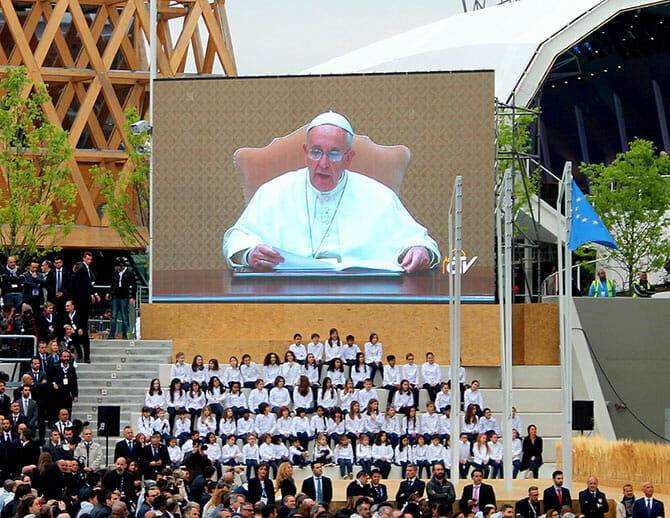 開幕セレモニーでのローマ法王のヴィデオ・メッセージ