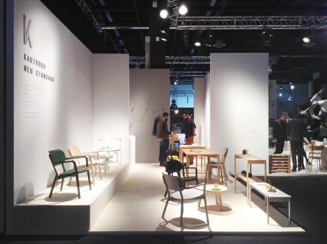 「imm cologne ケルン国際家具見本市」での「KARIMOKU NEW STANDARD」の展示風景