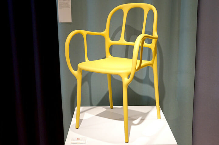 「Objects by MAGIS」にて、2016年の発表に向けて試作中の椅子、この形はどうやったら一体成形できるのだろうか？と思ってまじまじと見てしまいました