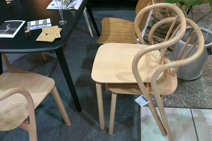 Design Atrium Tokyo 2015 -THE WORKSHOP-にて、安積朋子さんデザイン、英国のercol(アーコール)社の「Flow」