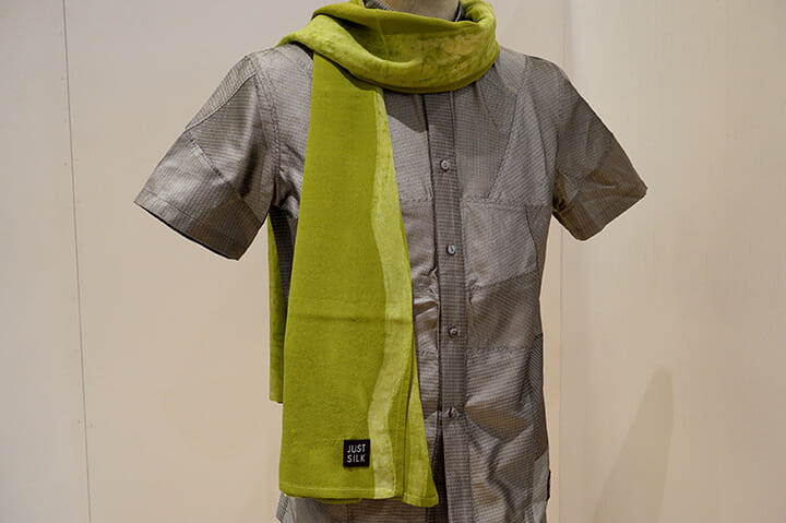 GOOD DESIGN EXHIBITION 2015(G展)より、「メコンデザインセレクション」カンボジア・ラオス・ミャンマー・ベトナムと日本人デザイナーのコラボ企画、これは矢内原充志さんがベトナムで作った「JUST SILK」