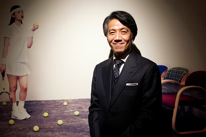 「愛のコンティニュアスデザイン」展にて、デザイナーの清水久和さん