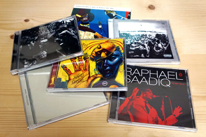 栗崎さんがよく聴いている(かつジャケットが気に入っている)CD。D'AngeloやKendrick Lammerなど、ブラックミュージックの話題作が中心