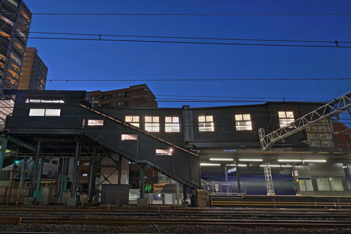 リニューアルした平沼橋駅。今後、各駅の改修スケジュールに合わせて順次リニューアルしていく