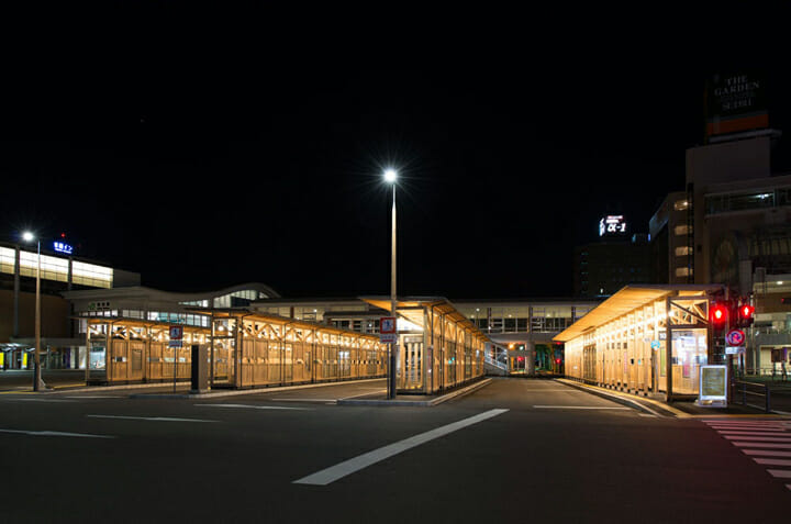 秋田駅西口バスターミナル (2)