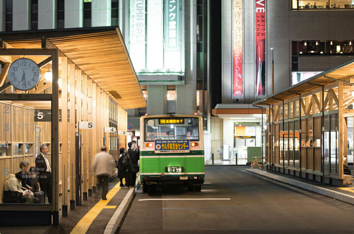 秋田駅西口バスターミナル (3)