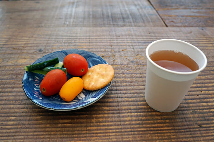 ミニトマトやお漬物をいただきました！小豆島の方たちはとっても優しい