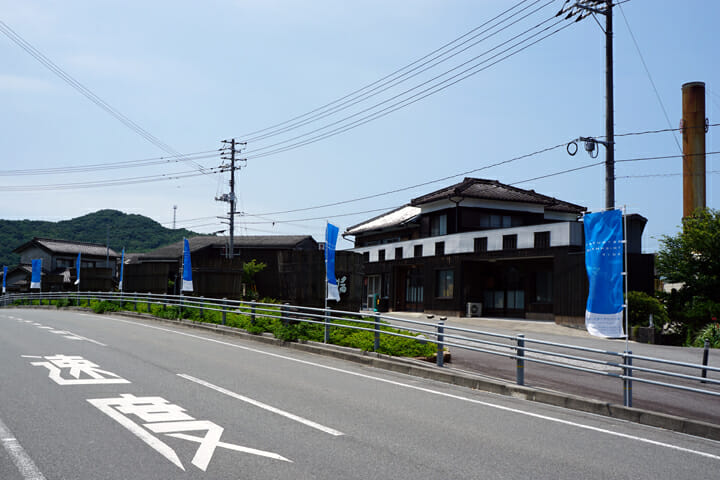 醤油の香ばしい香りが立ち込めます