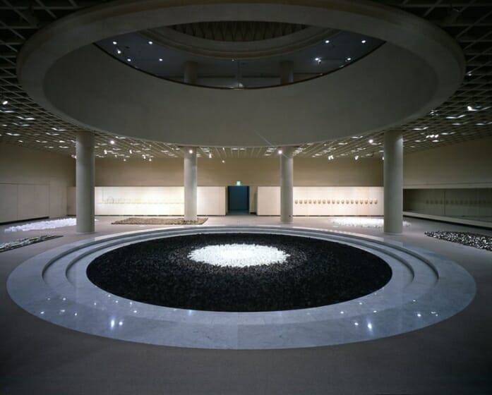 伊藤公象 《木の肉・土の刃Ⅳ》 (1996) 富山県立近代美術館蔵