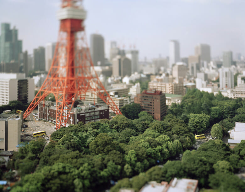 本城直季《 東京タワー 東京 日本 2005》 〈Small Planet〉より 2005年 発色現像方式印画