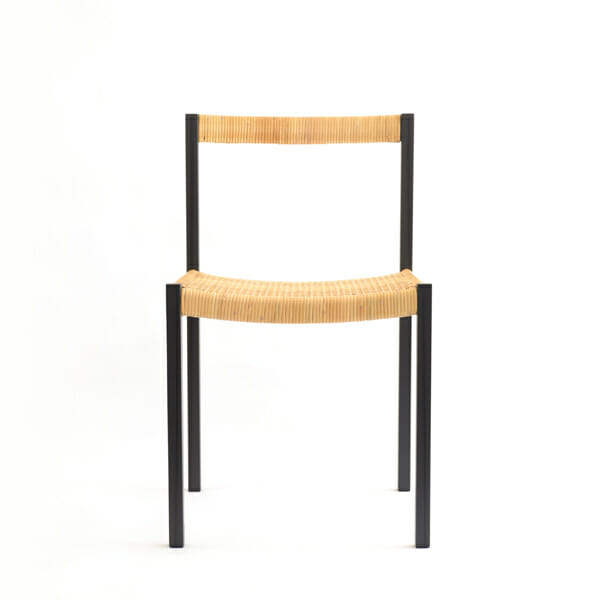 簡素な椅子 (4)