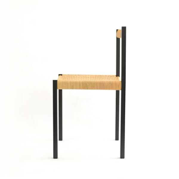 簡素な椅子 (3)