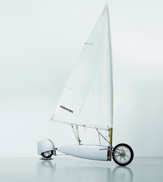 國府理 《Sailing Bike》 2005年　オートバイ部品、セイル、ＦＲＰほか