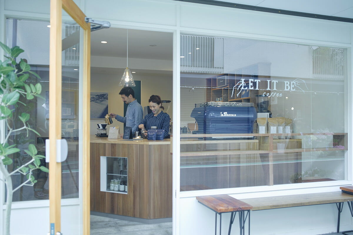 Let It Be Coffee 外観ファサード画像