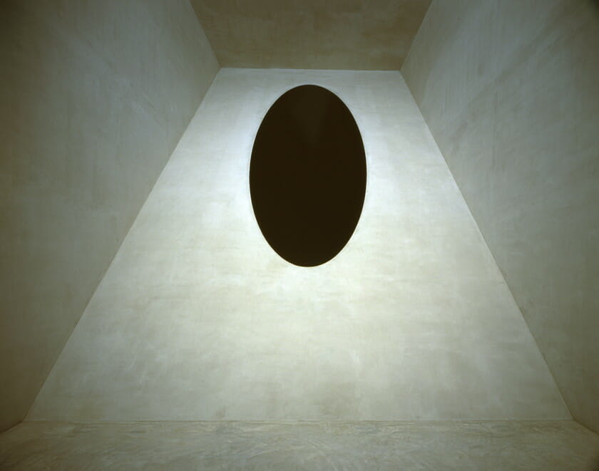 《L'Origine du monde》 （世界の起源） 2004 楕円の長径：700cm 金沢21世紀美術館蔵 © Anish Kapoor