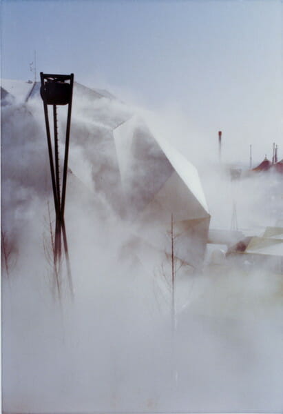 《ペプシ館》 霧の彫刻,　#47773,　1970 （参考図版）　 日本万国博覧会（EXPO '70）会場風景より　 撮影：中谷芙二子