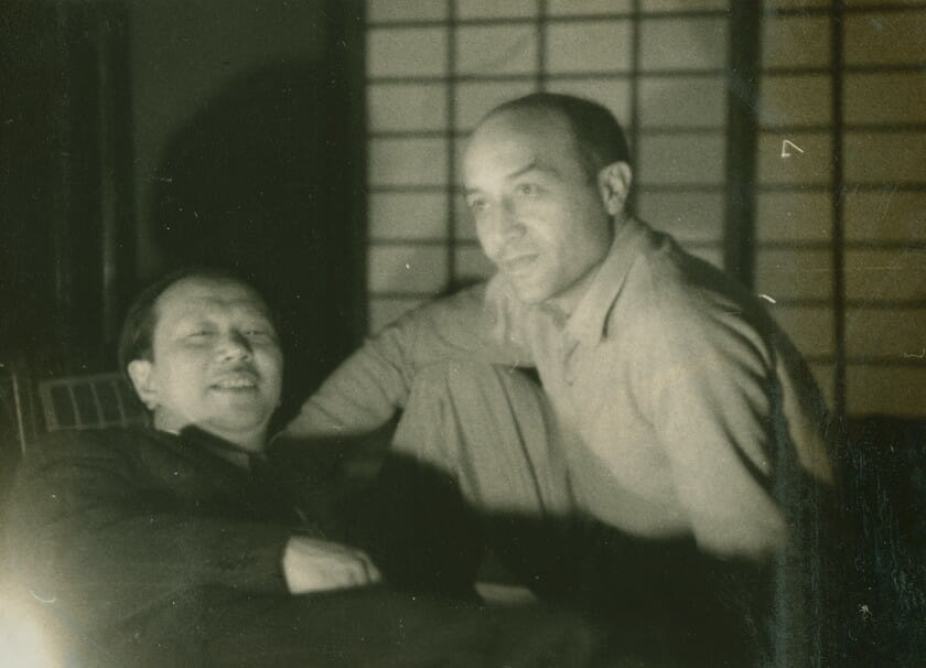 1954年 イサム・ノグチと岡本太郎 北鎌倉の夢境庵にて