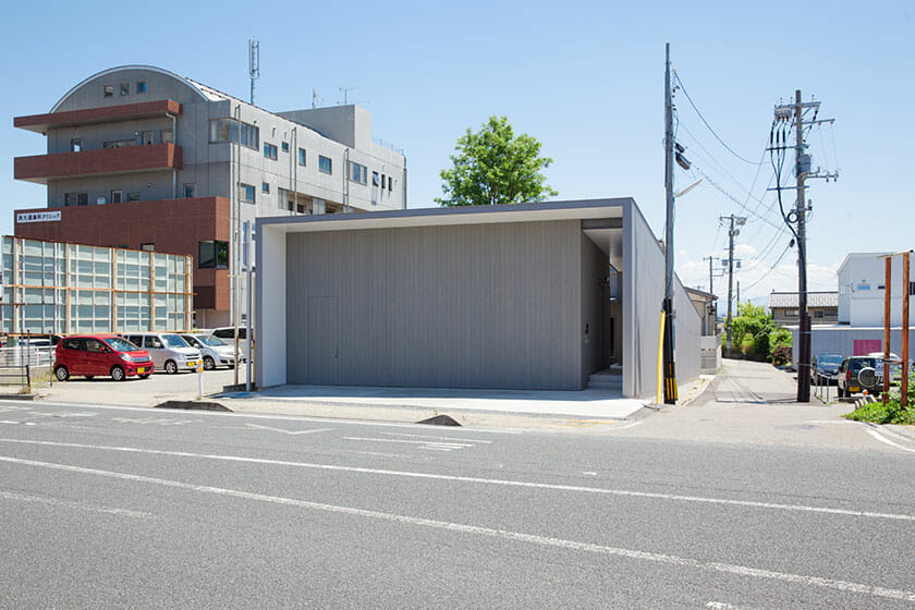 三連の平屋