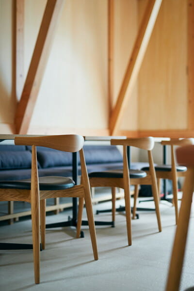 カフェ、住宅の椅子：greeniche 代官山店