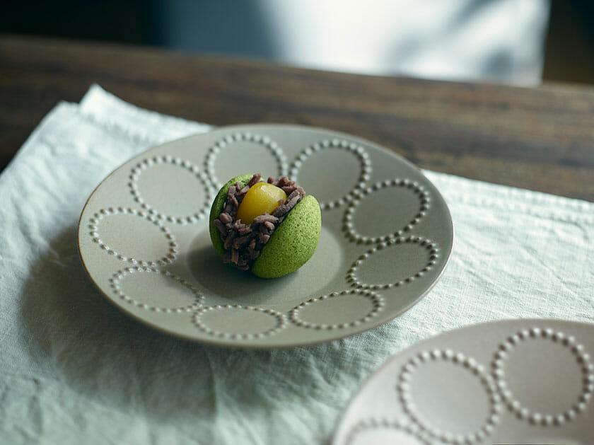 ミナ ペルホネンが「とらや」の生菓子をデザイン。10月に期間限定販売