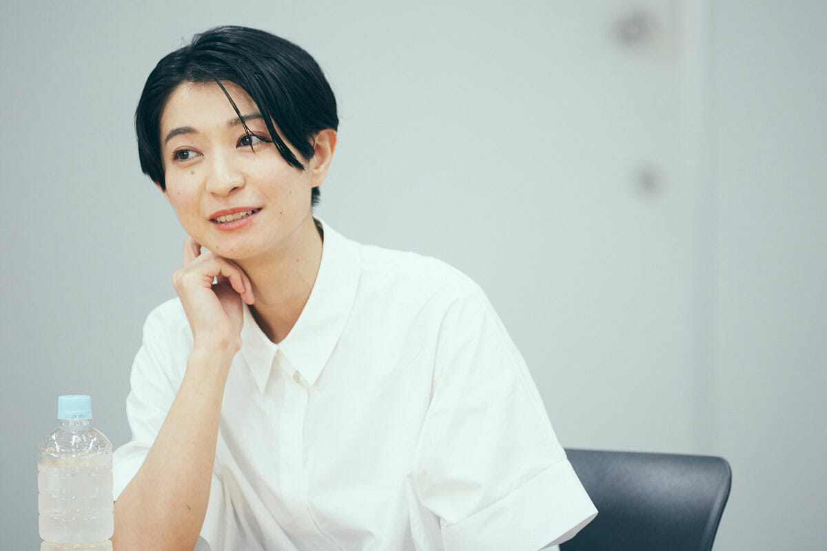 <strong>長谷川弘佳</strong><br /> アートディレクター、 インターフェース/グラフィックデザイナー<br /> 1986年生まれ。多摩美術大学美術学部情報デザイン学科卒業。博報堂i-studio、 mount inc. を経て2017年、HIROKA HASEGAWA DESIGN設立。プロダクトデザイナー&クリエイティブディレクターの早川和彦とともにH inc.を設立し、平面・立体を問わず、様々なデザインの仕事を行う。<br /> 当日のセッション「美しいものを作るために “我々は何ができる” か」では、制作事例の紹介を通して美しいウェブデザインの条件について語った。