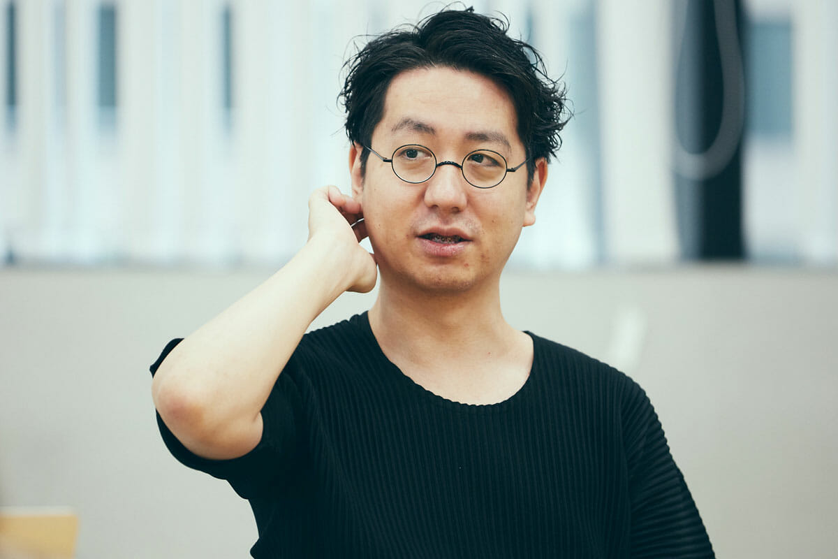 <strong>カワセタケヒロ</strong><br /> コンセプター/デザイナー<br /> 浅草橋のデザインスタジオ POLAAR代表。信州大学教育学部 FabLab Nagano 外部アドバイザー。たてよこWebアワード 審査員 兼 アートディレクター(2015-2017)。2015年・2018年グッドデザイン賞受賞。 <br /> イベントのイントロダクションとなったセッション「〝タイポグラフィ〟を怖がらないために」では、フォントの成り立ちから文字組の基本について語った。