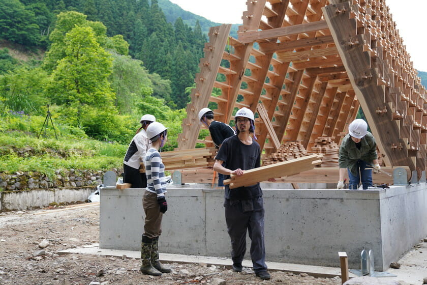 まれびとの家　建設風景